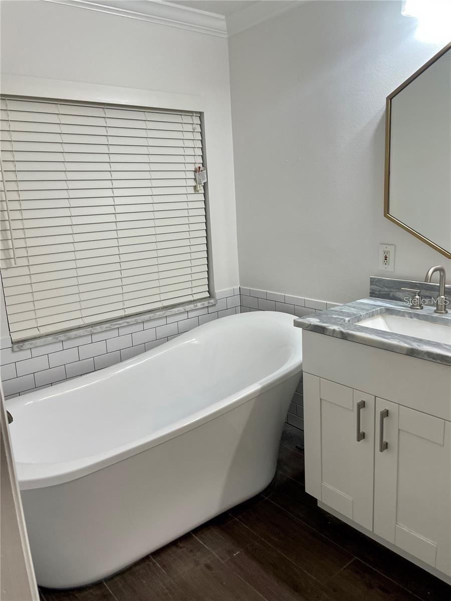 Image 12 of 19 For 918 Golfview Street