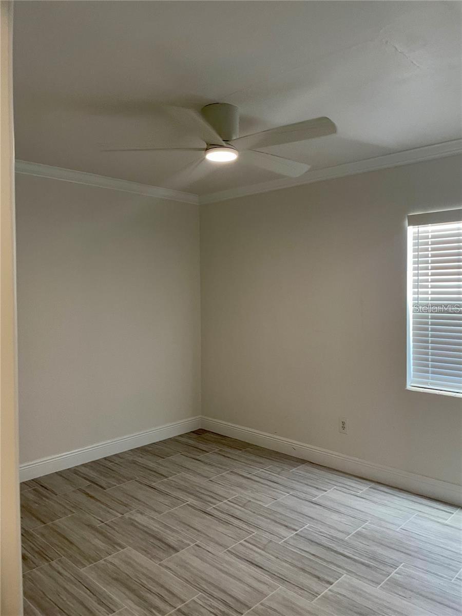 Image 14 of 19 For 918 Golfview Street