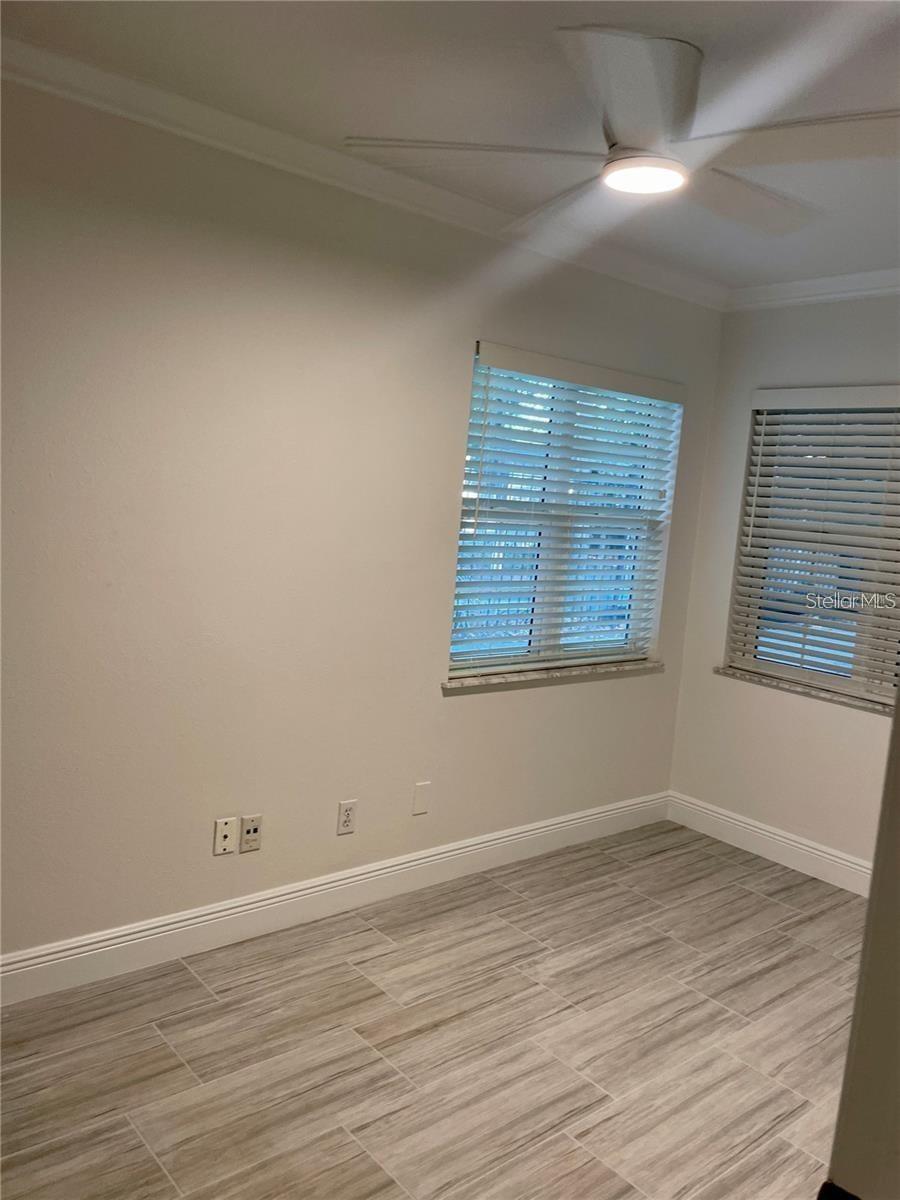 Image 15 of 19 For 918 Golfview Street