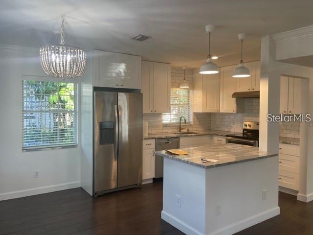 Image 2 of 19 For 918 Golfview Street