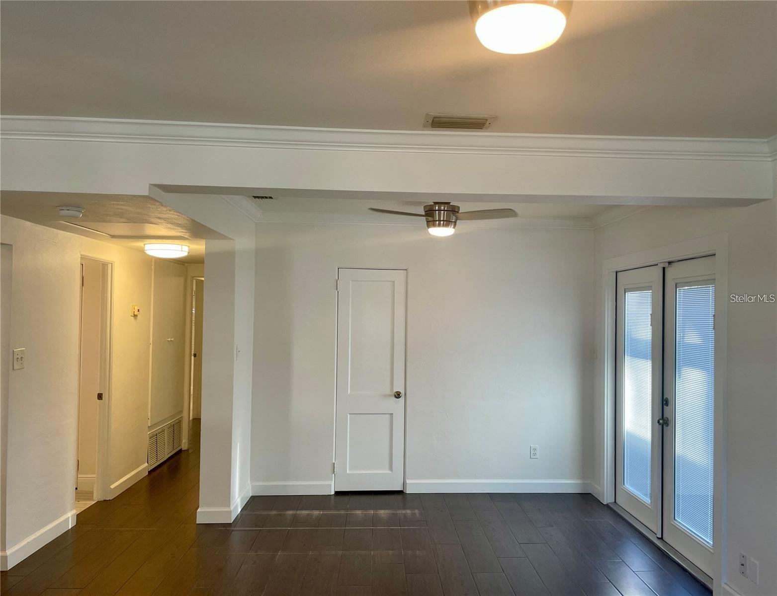 Image 4 of 19 For 918 Golfview Street