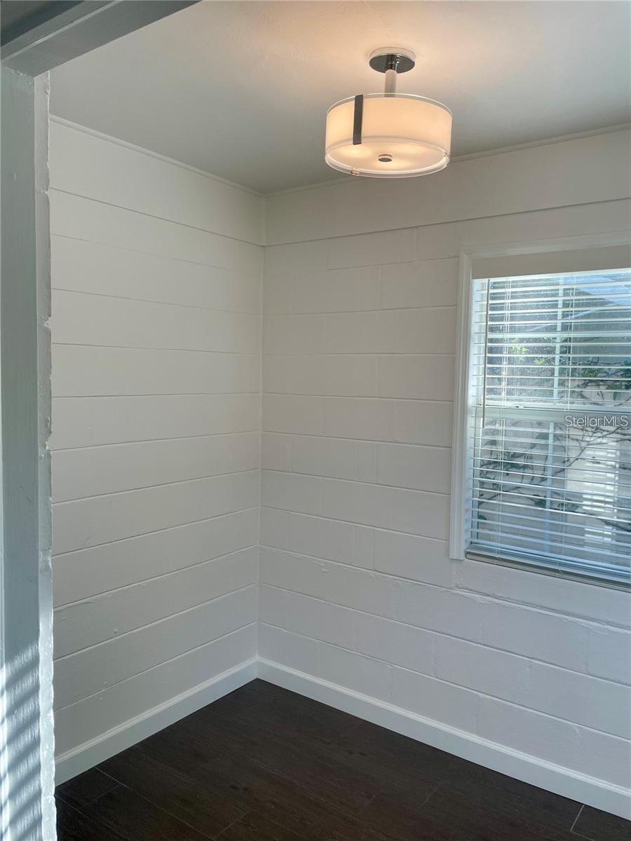 Image 7 of 19 For 918 Golfview Street