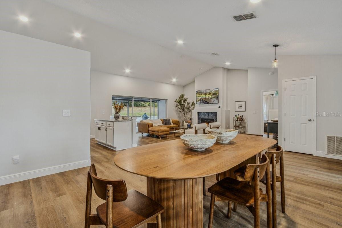 Image 7 of 50 For 1561 Rockwell Heights Drive