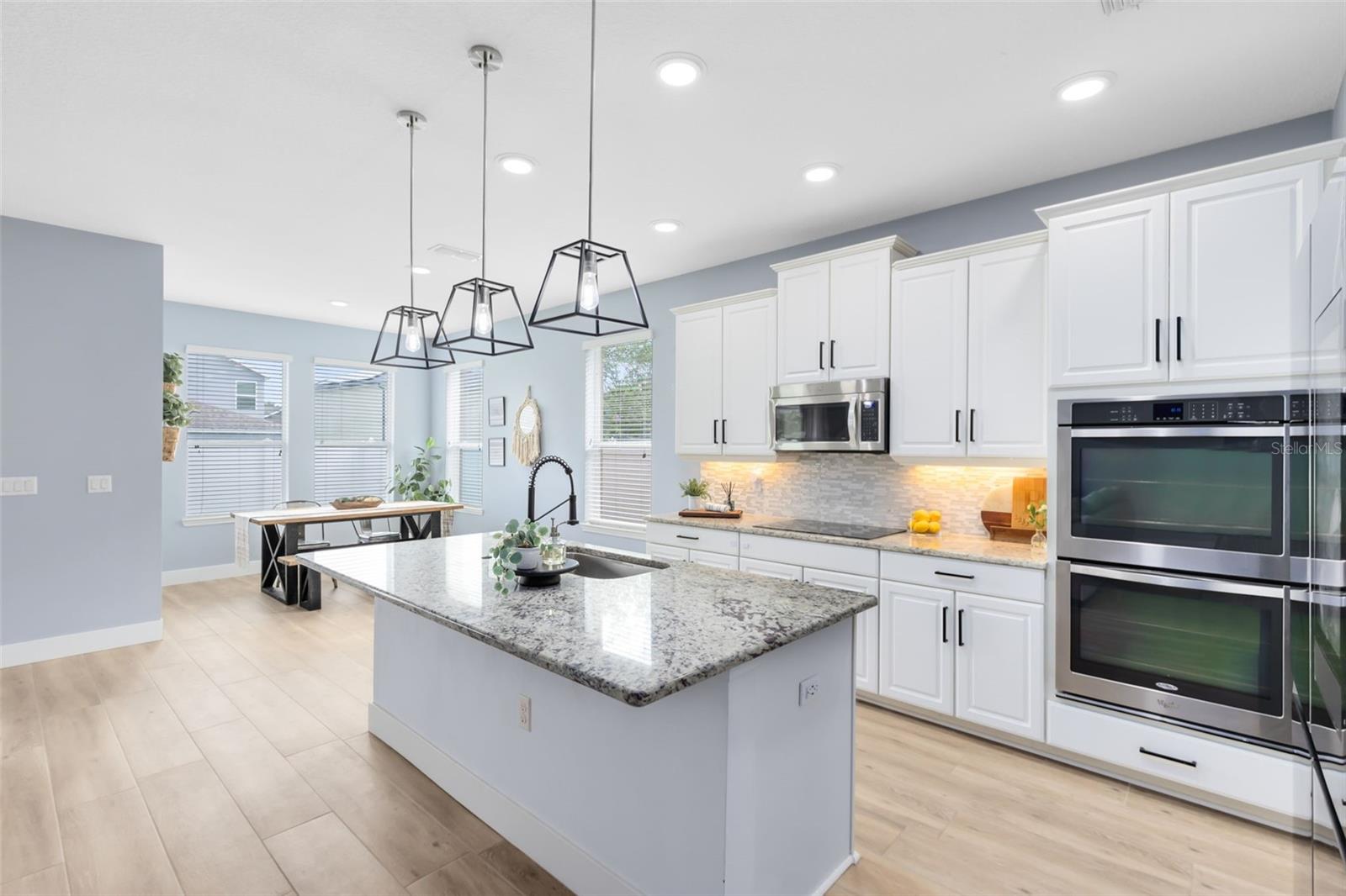 Image 17 of 39 For 1048 Fountain Coin Loop