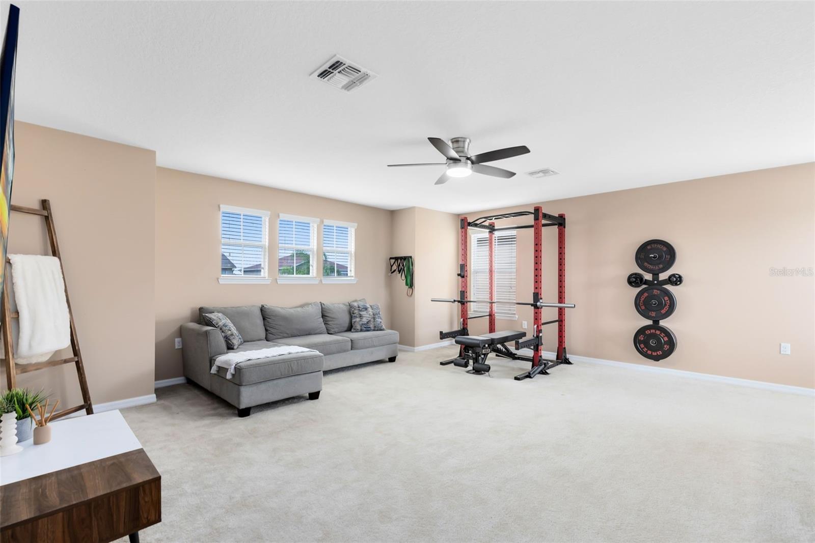 Image 26 of 39 For 1048 Fountain Coin Loop