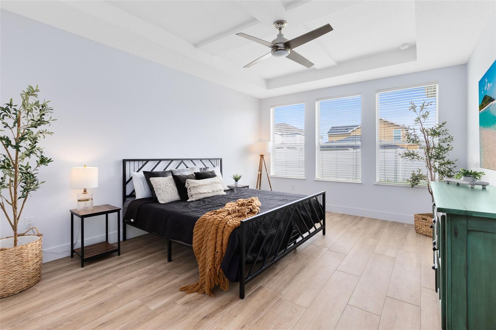 Image 5 of 39 For 1048 Fountain Coin Loop