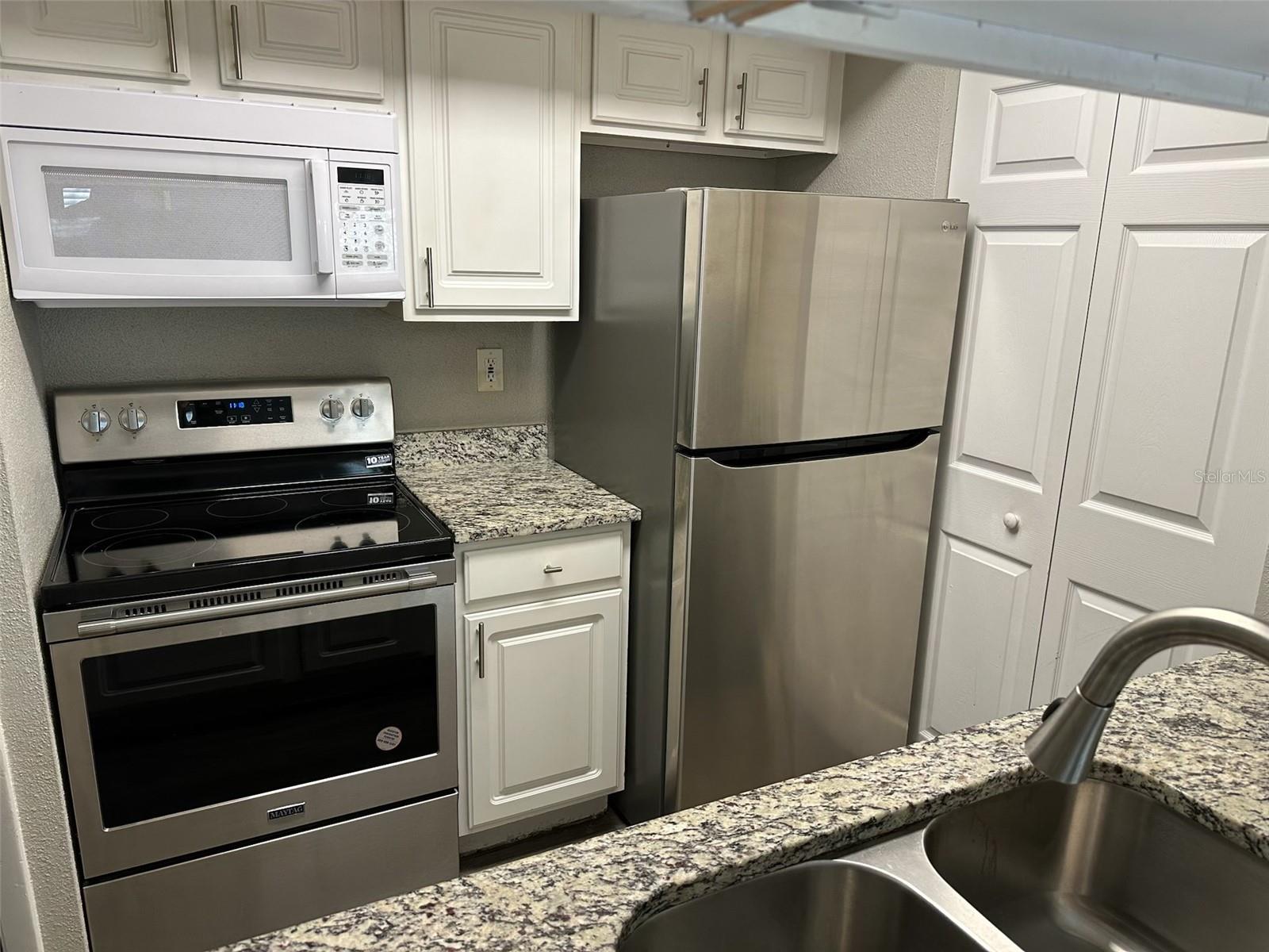 Image 6 of 24 For 3716 Idlebrook Circle 110