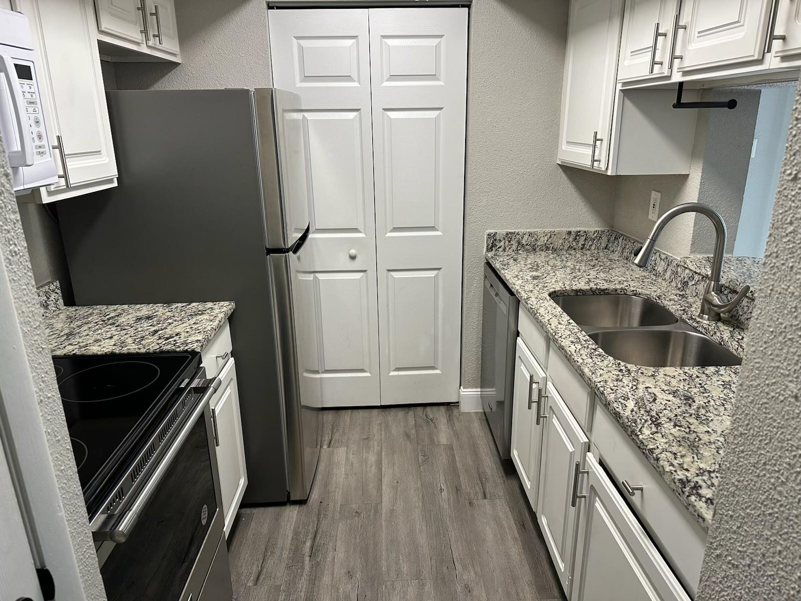 Image 7 of 24 For 3716 Idlebrook Circle 110