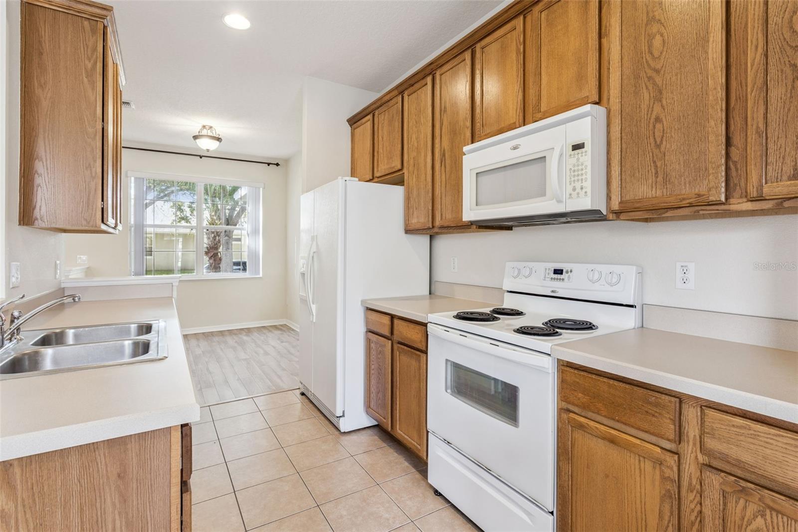 Image 4 of 31 For 8613 Leeland Archer Boulevard