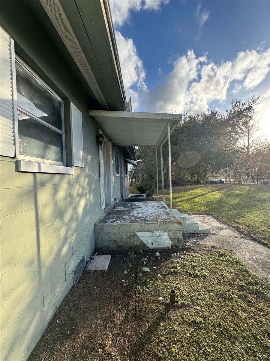 Image 3 of 3 For 416 Sun Corner