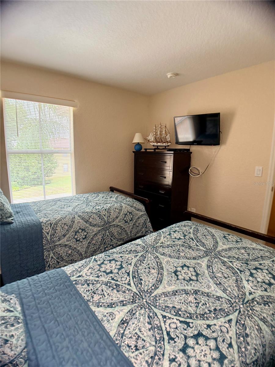 Image 22 of 57 For 416 Palermo Street