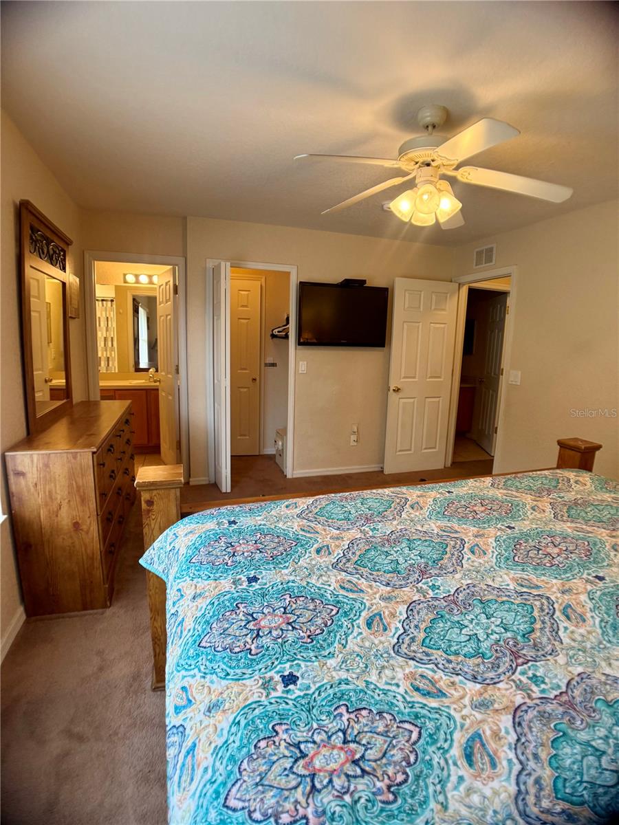 Image 29 of 57 For 416 Palermo Street