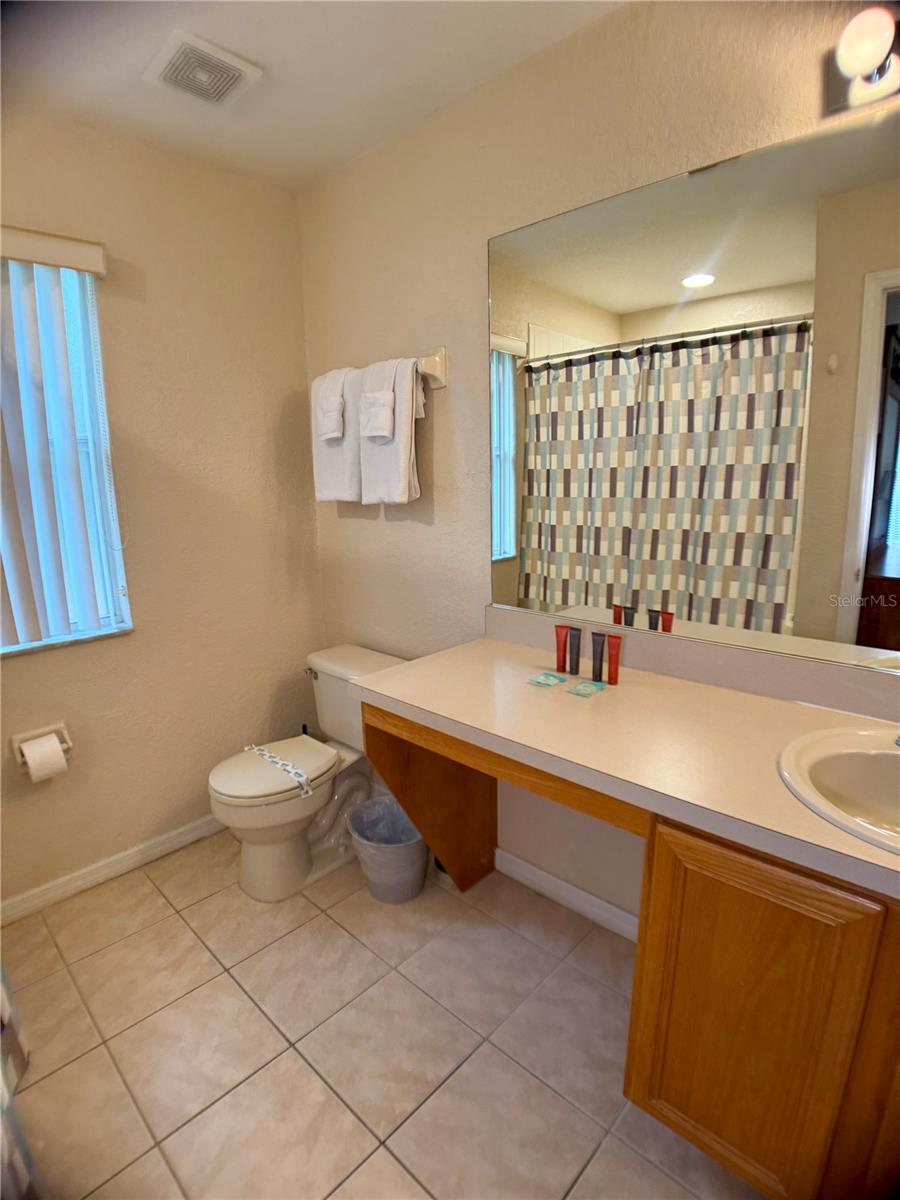 Image 32 of 57 For 416 Palermo Street