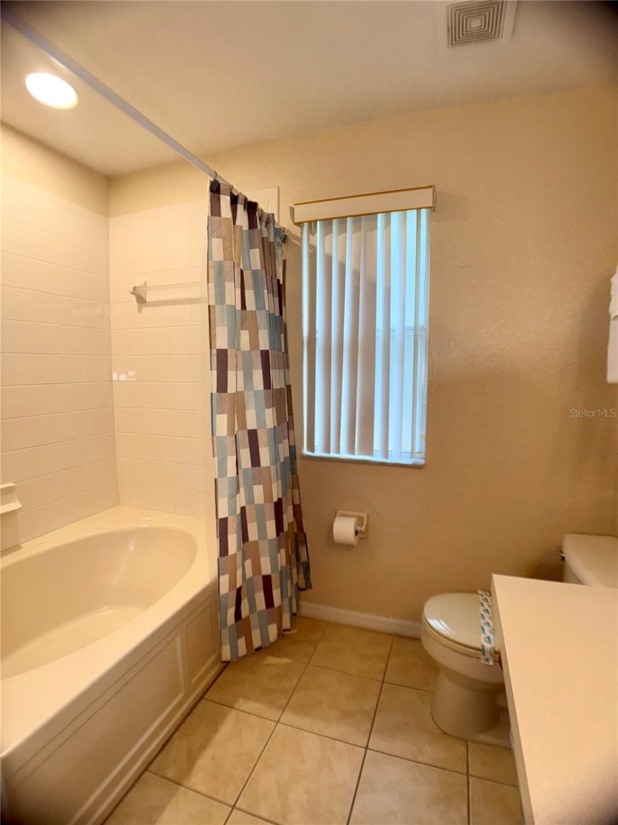 Image 33 of 57 For 416 Palermo Street