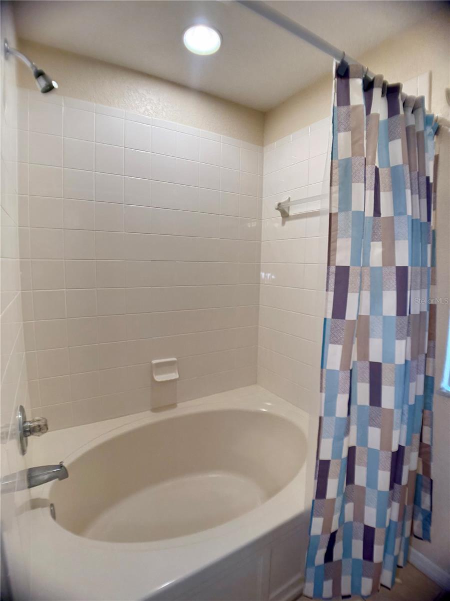 Image 34 of 57 For 416 Palermo Street