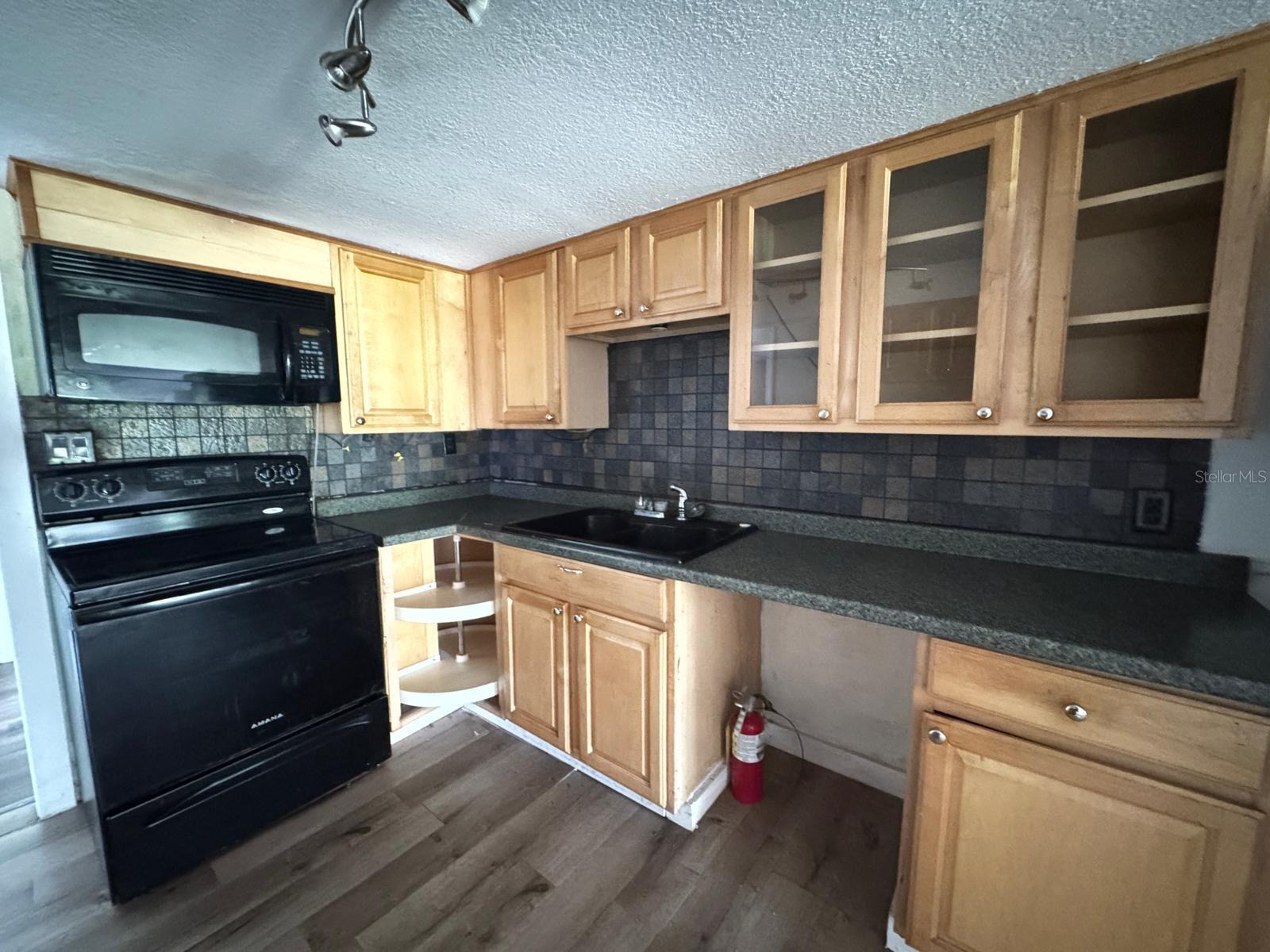 Image 4 of 14 For 224 10th Avenue