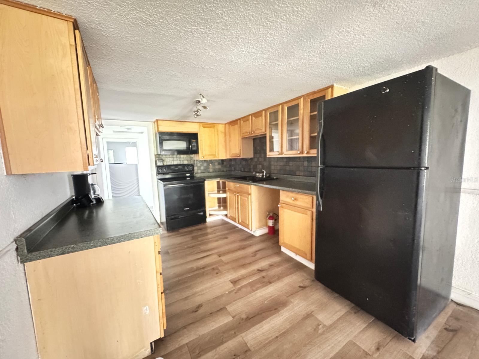 Image 5 of 14 For 224 10th Avenue