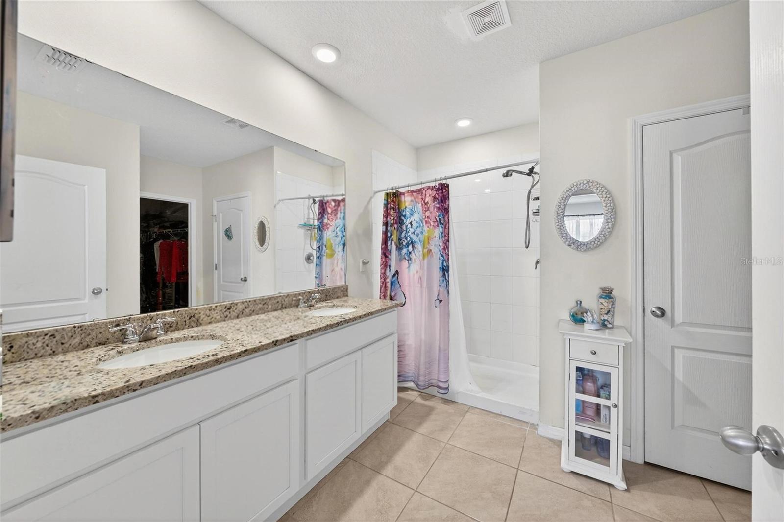 Image 16 of 44 For 947 Serchio Street