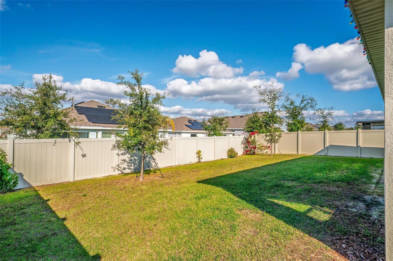 Image 33 of 44 For 947 Serchio Street