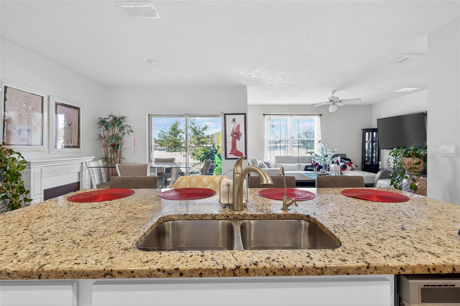 Image 5 of 44 For 947 Serchio Street