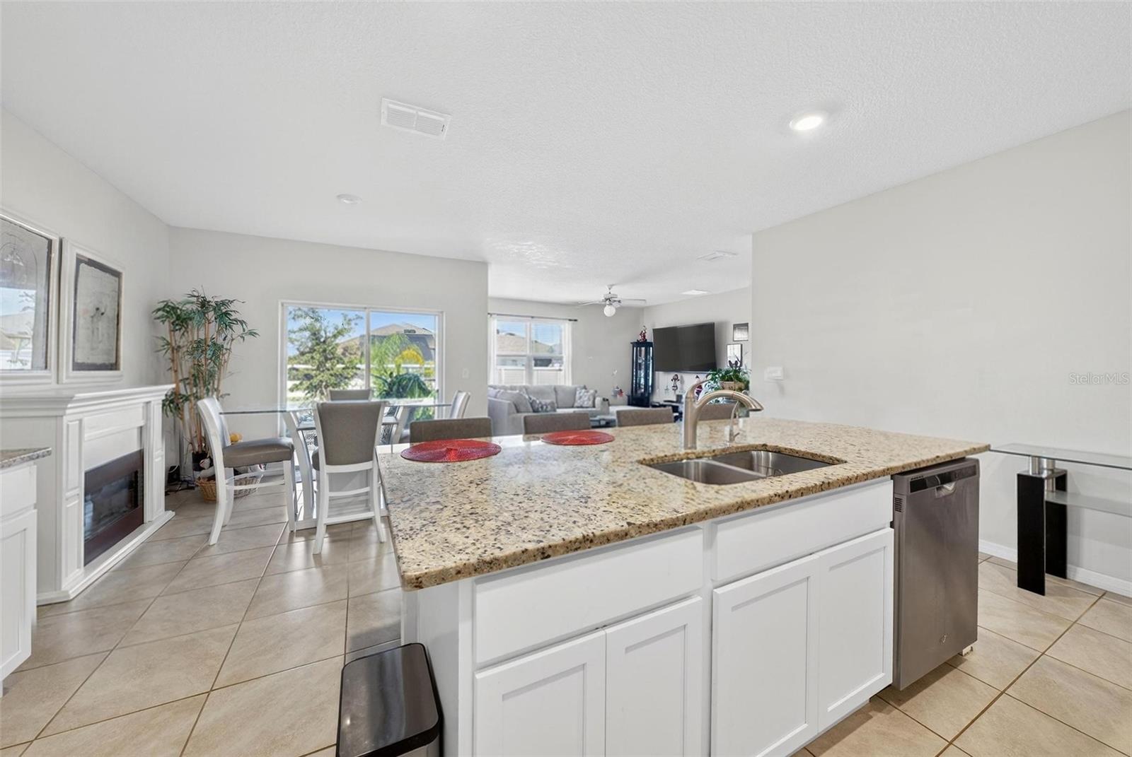 Image 6 of 44 For 947 Serchio Street