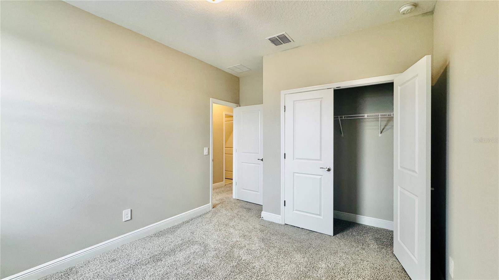 Image 20 of 30 For 5003 Railroad Vine Alley