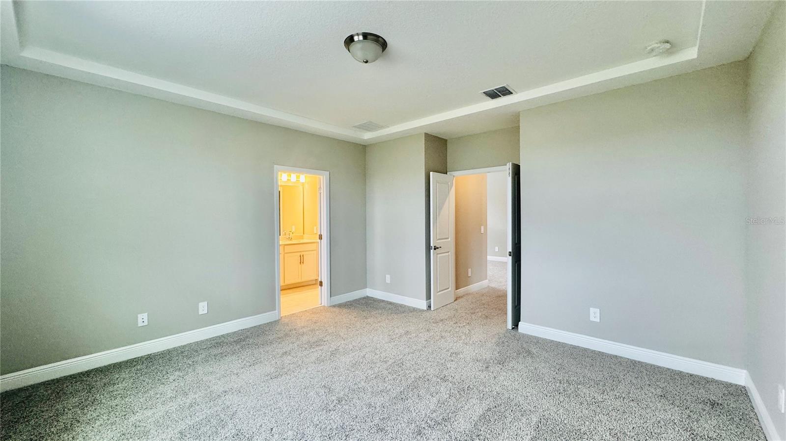 Image 25 of 30 For 5003 Railroad Vine Alley