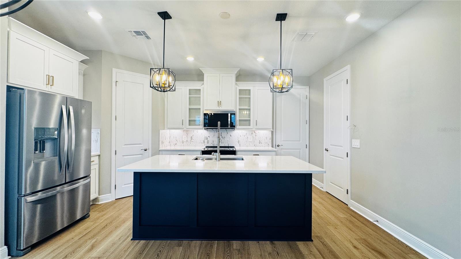 Image 6 of 30 For 5003 Railroad Vine Alley