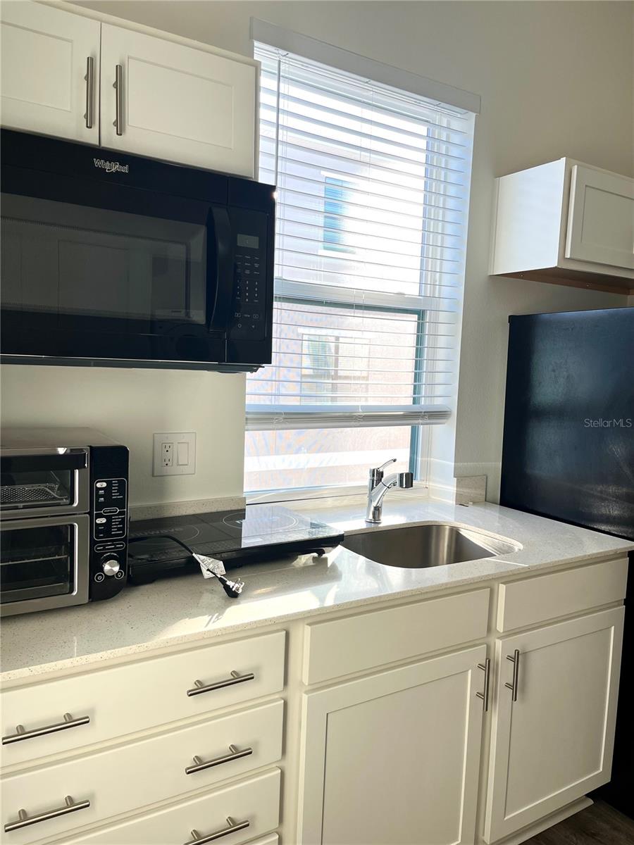 Image 3 of 22 For 13037a Michael Callin Alley