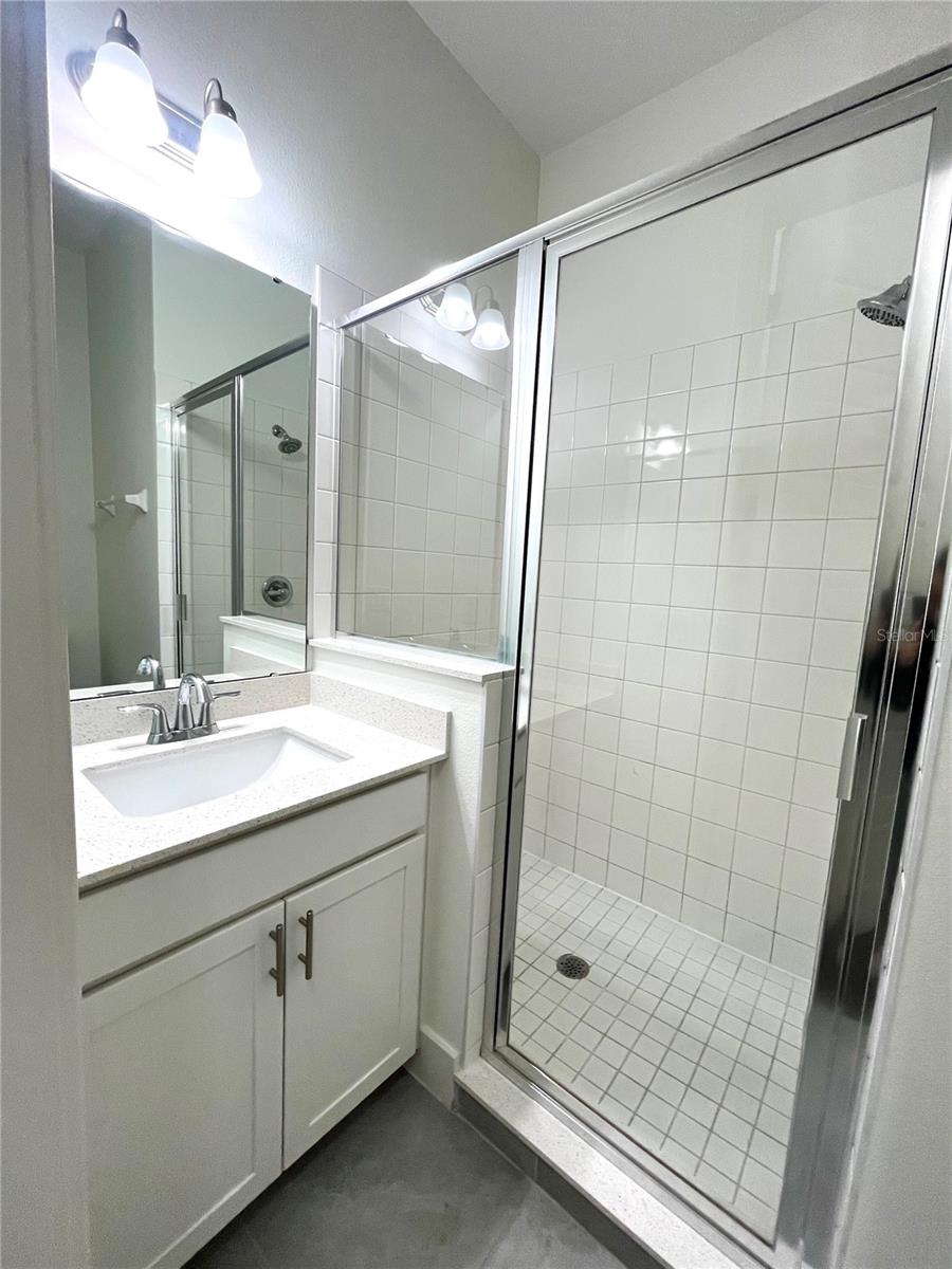 Image 8 of 22 For 13037a Michael Callin Alley