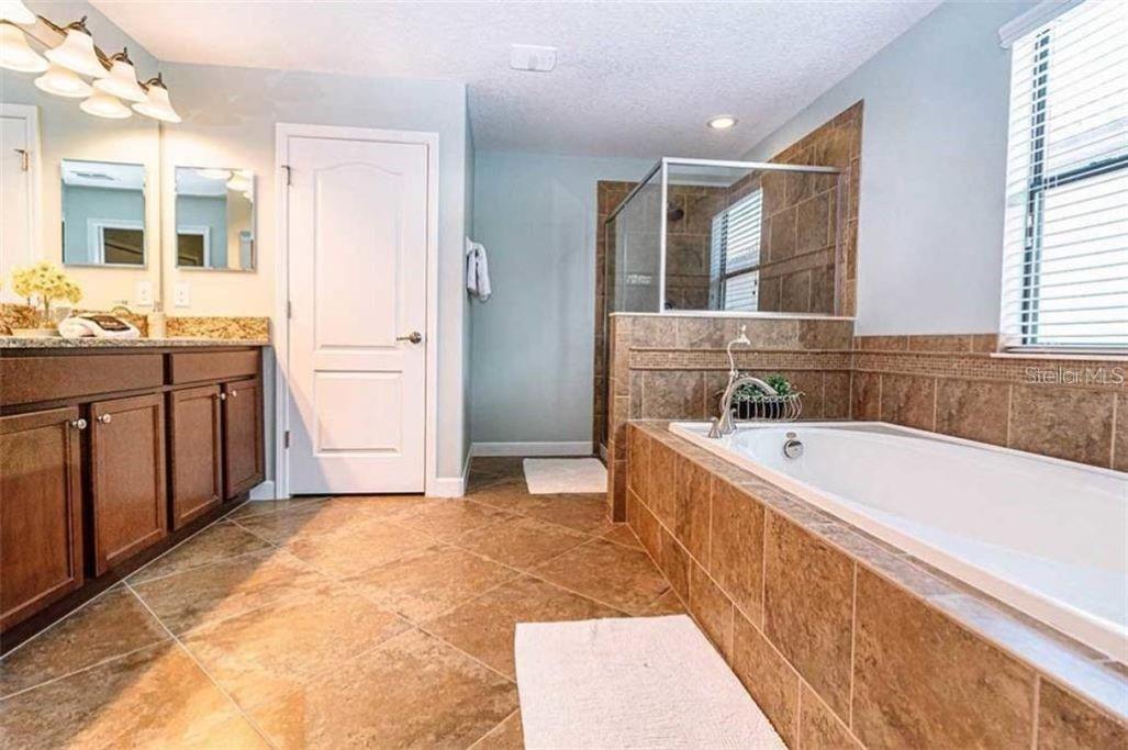 Image 6 of 54 For 1427 Thunderbird Road