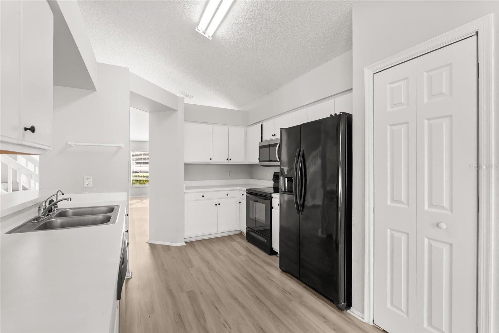 Image 10 of 34 For 2612 Brookshire Court