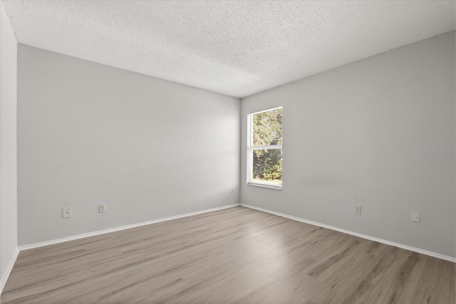 Image 18 of 34 For 2612 Brookshire Court