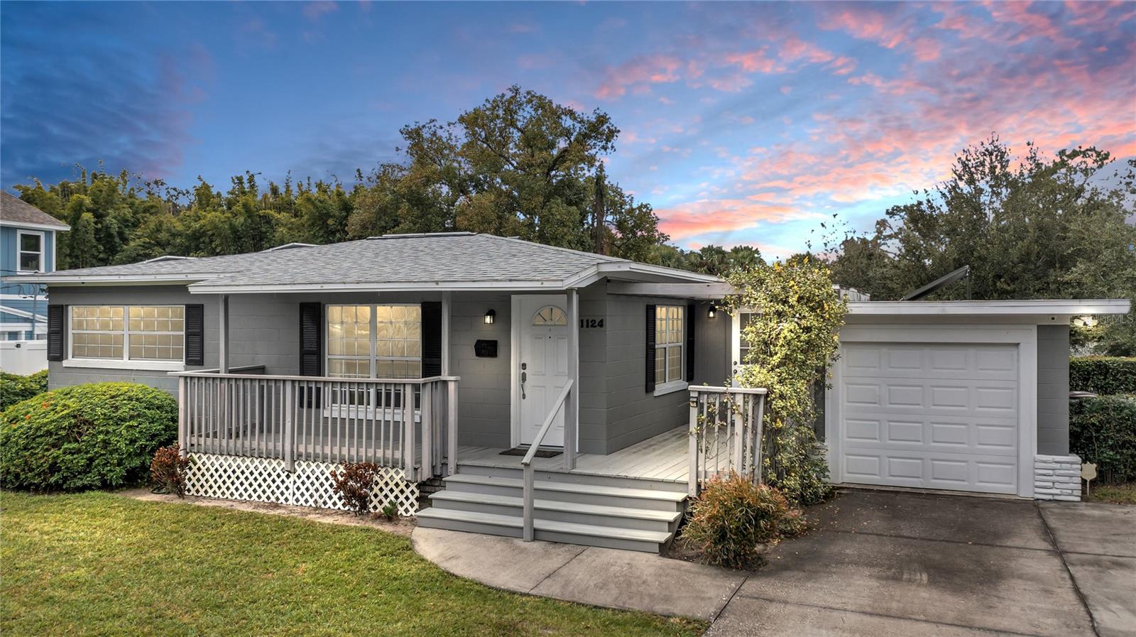 Image 18 of 23 For 1124 Edgewater Court