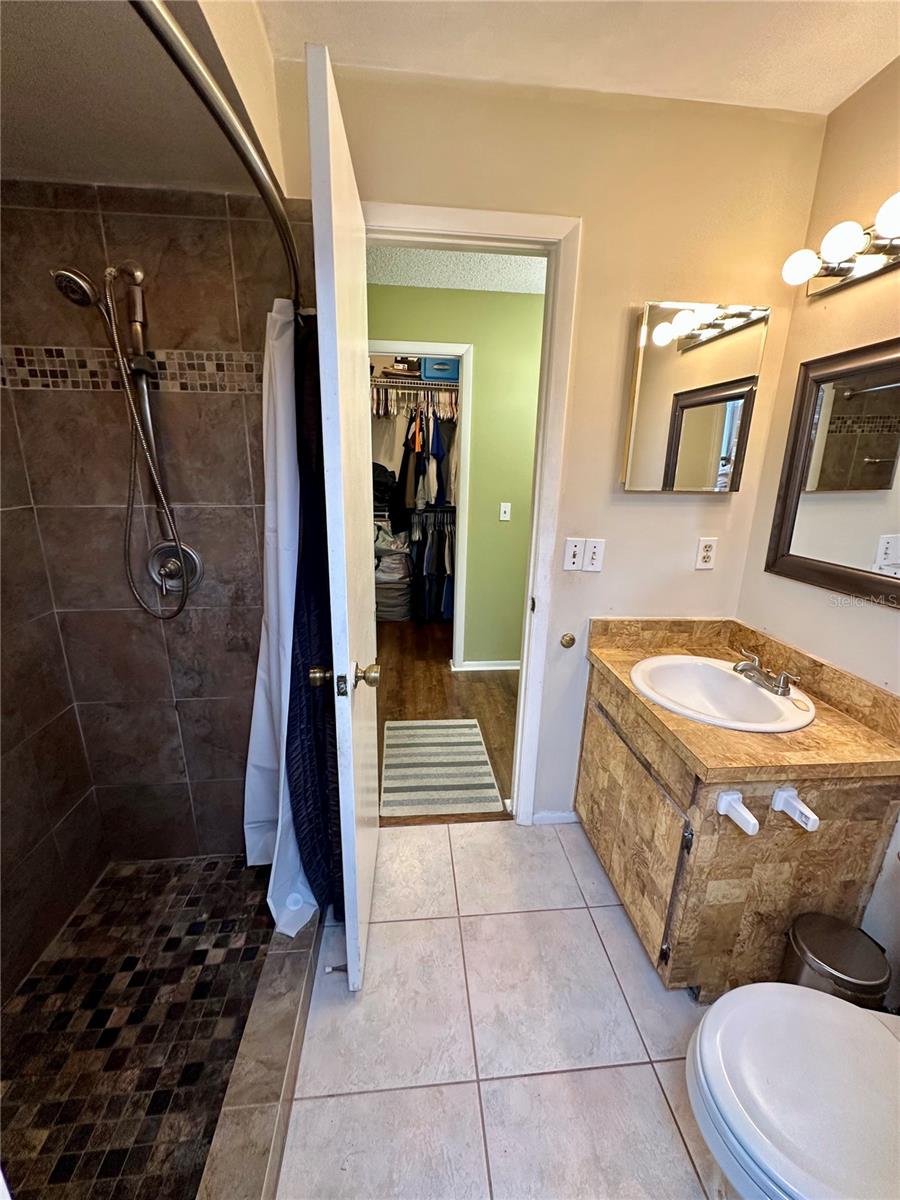 Image 16 of 37 For 120 Colyer Drive