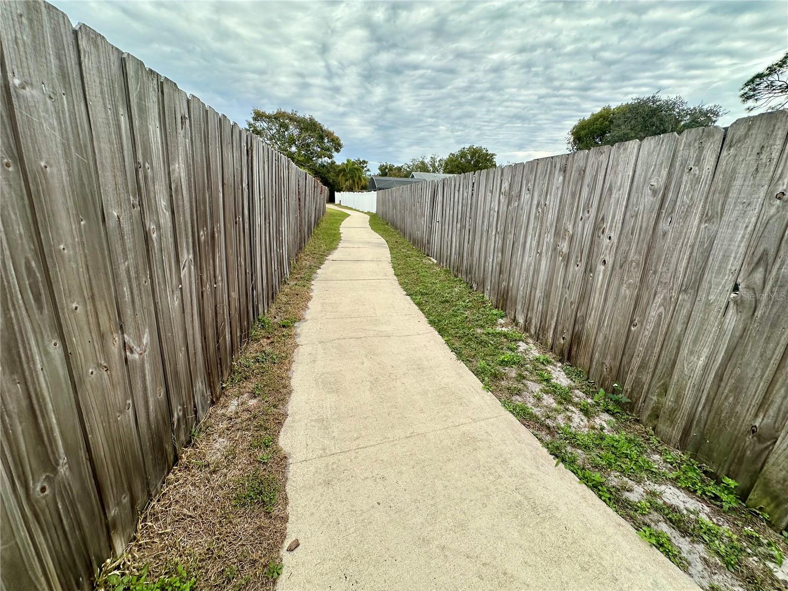 Image 33 of 37 For 120 Colyer Drive