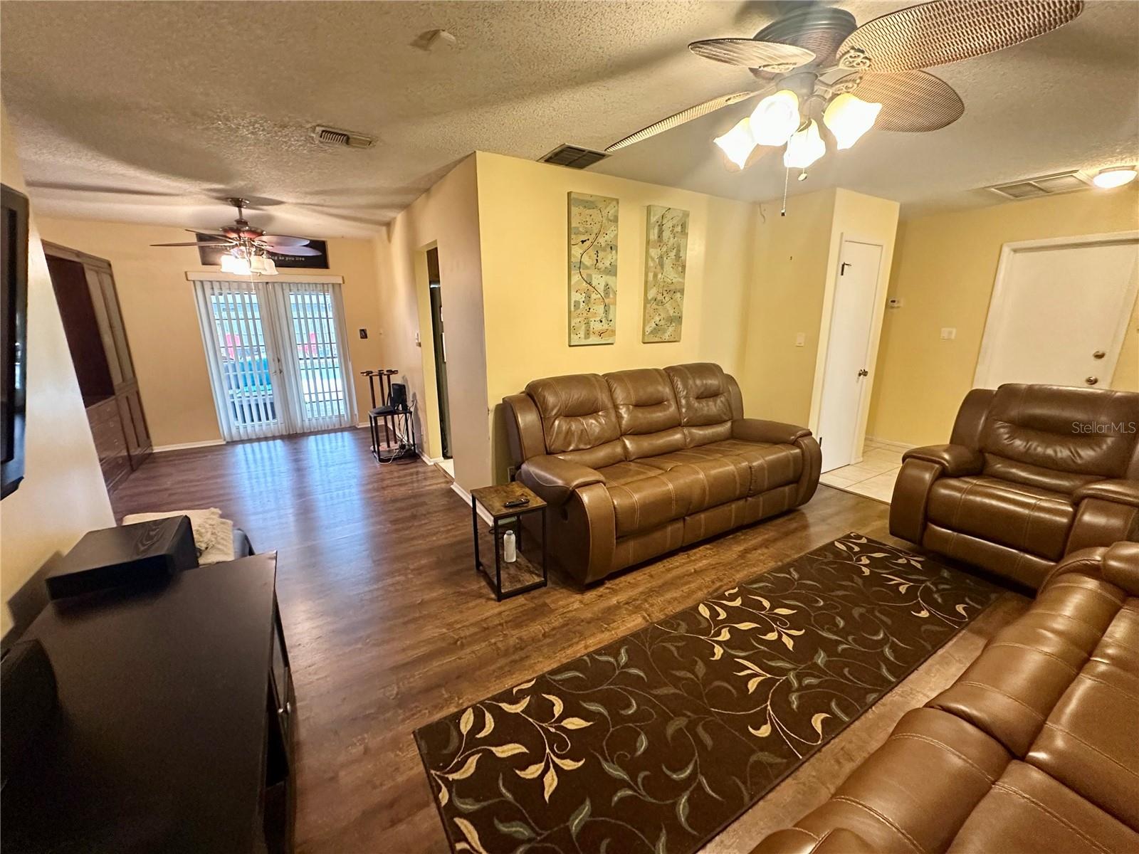 Image 5 of 37 For 120 Colyer Drive