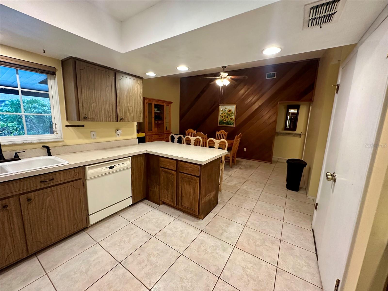 Image 8 of 37 For 120 Colyer Drive