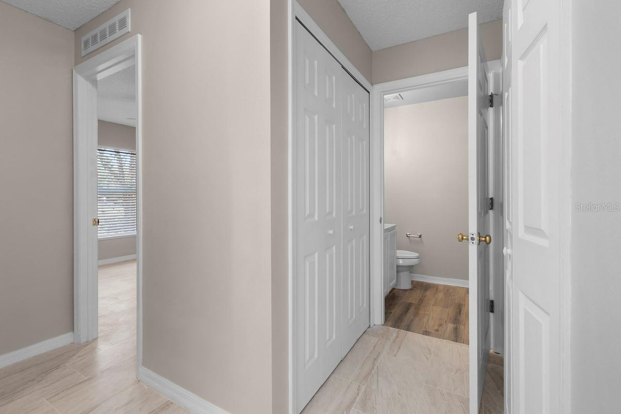 Image 12 of 40 For 1699 Walker Street Se