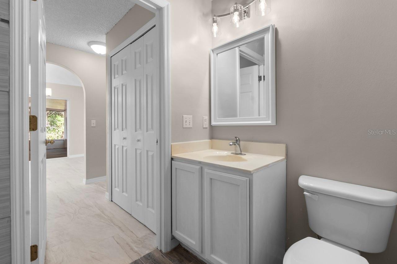 Image 21 of 40 For 1699 Walker Street Se