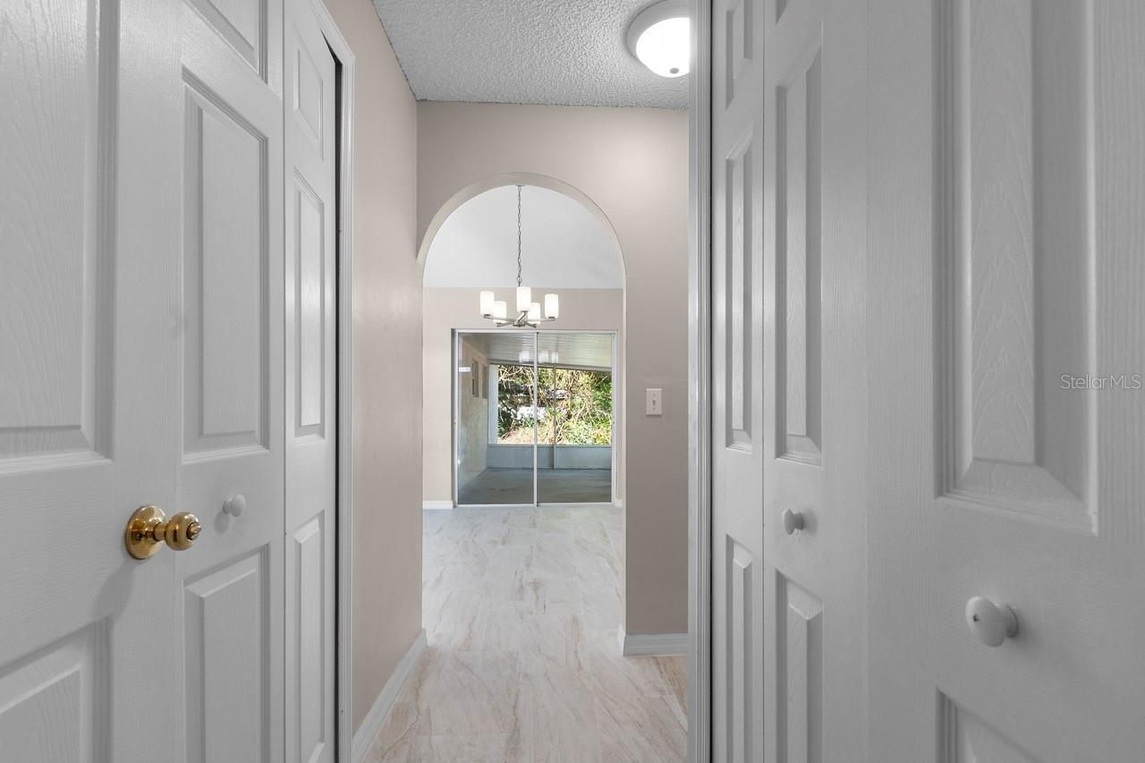 Image 23 of 40 For 1699 Walker Street Se