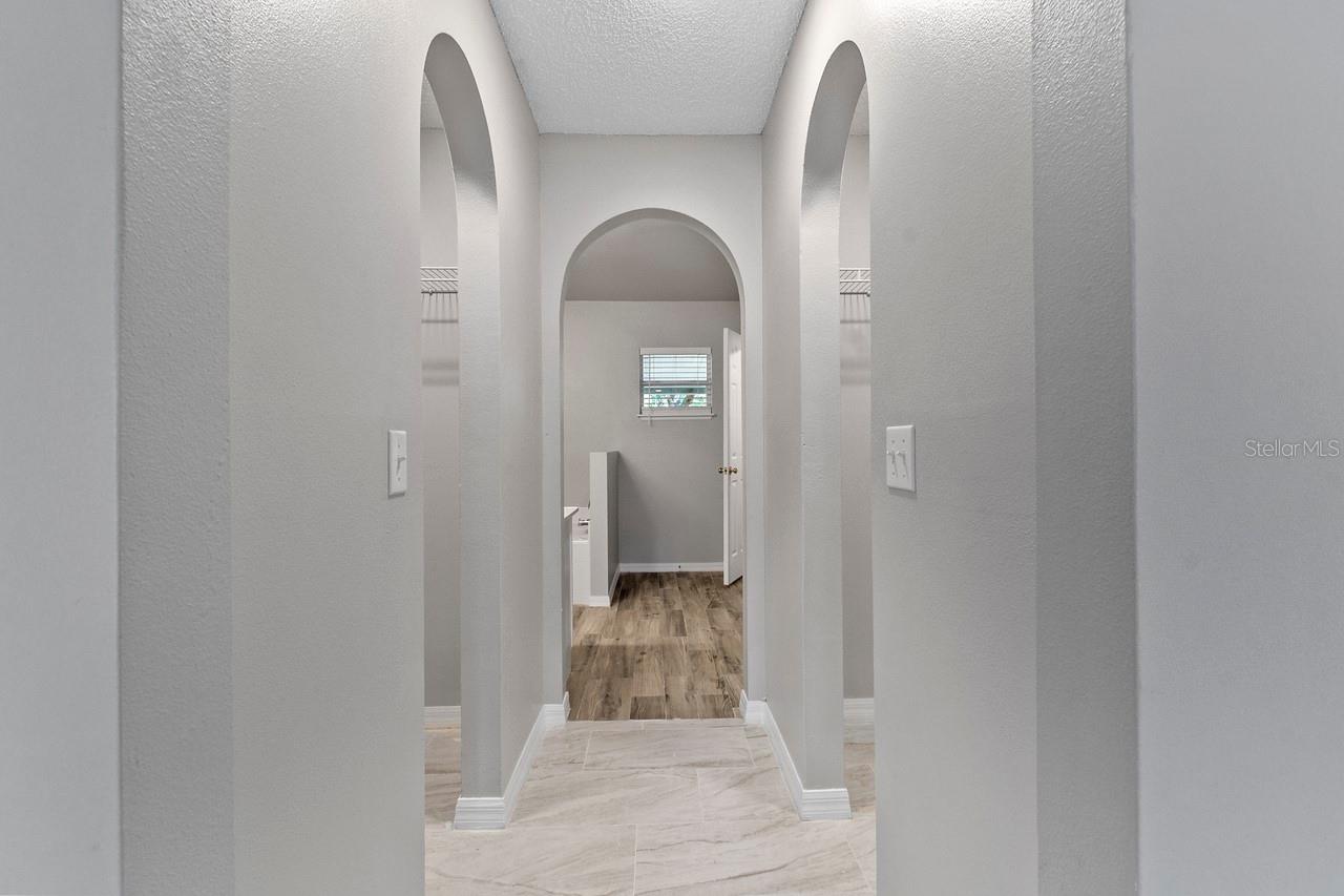 Image 32 of 40 For 1699 Walker Street Se