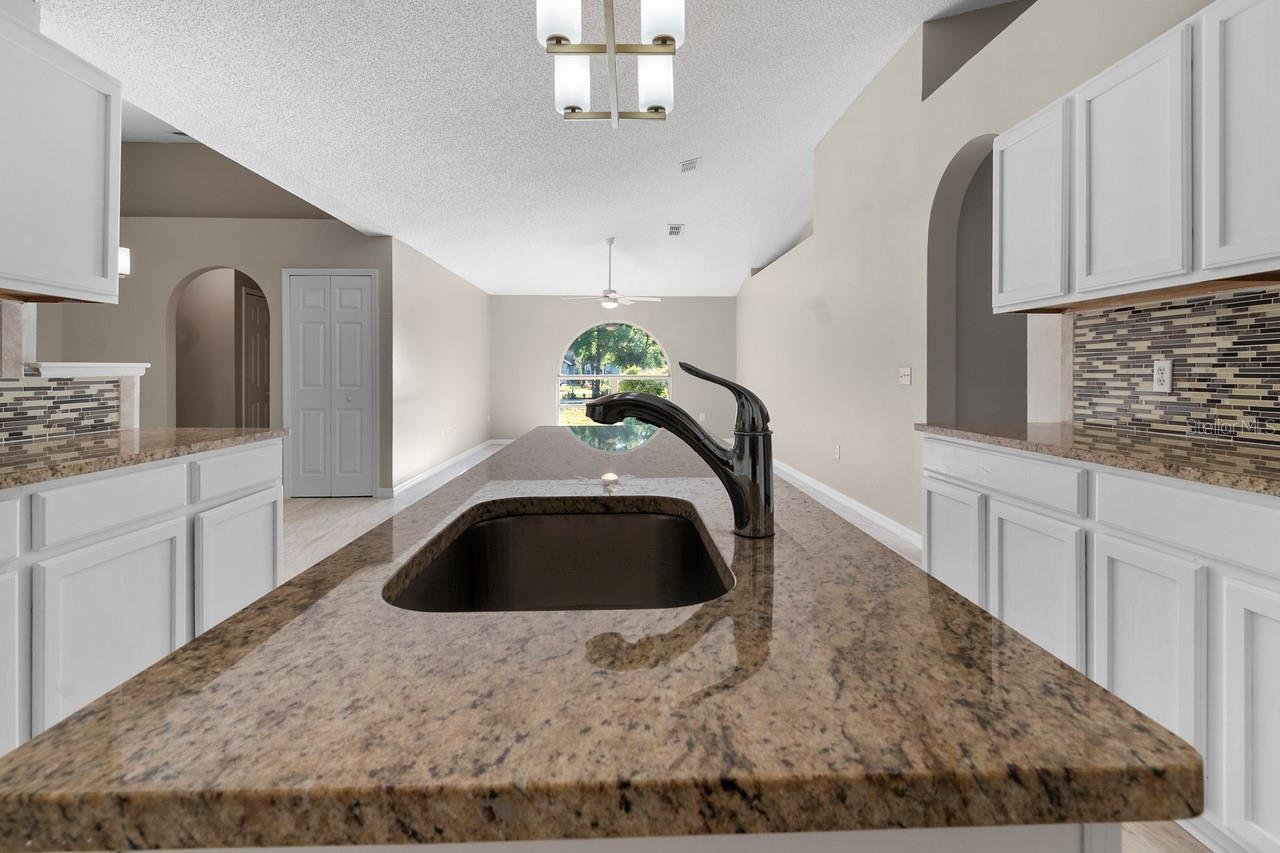 Image 7 of 40 For 1699 Walker Street Se