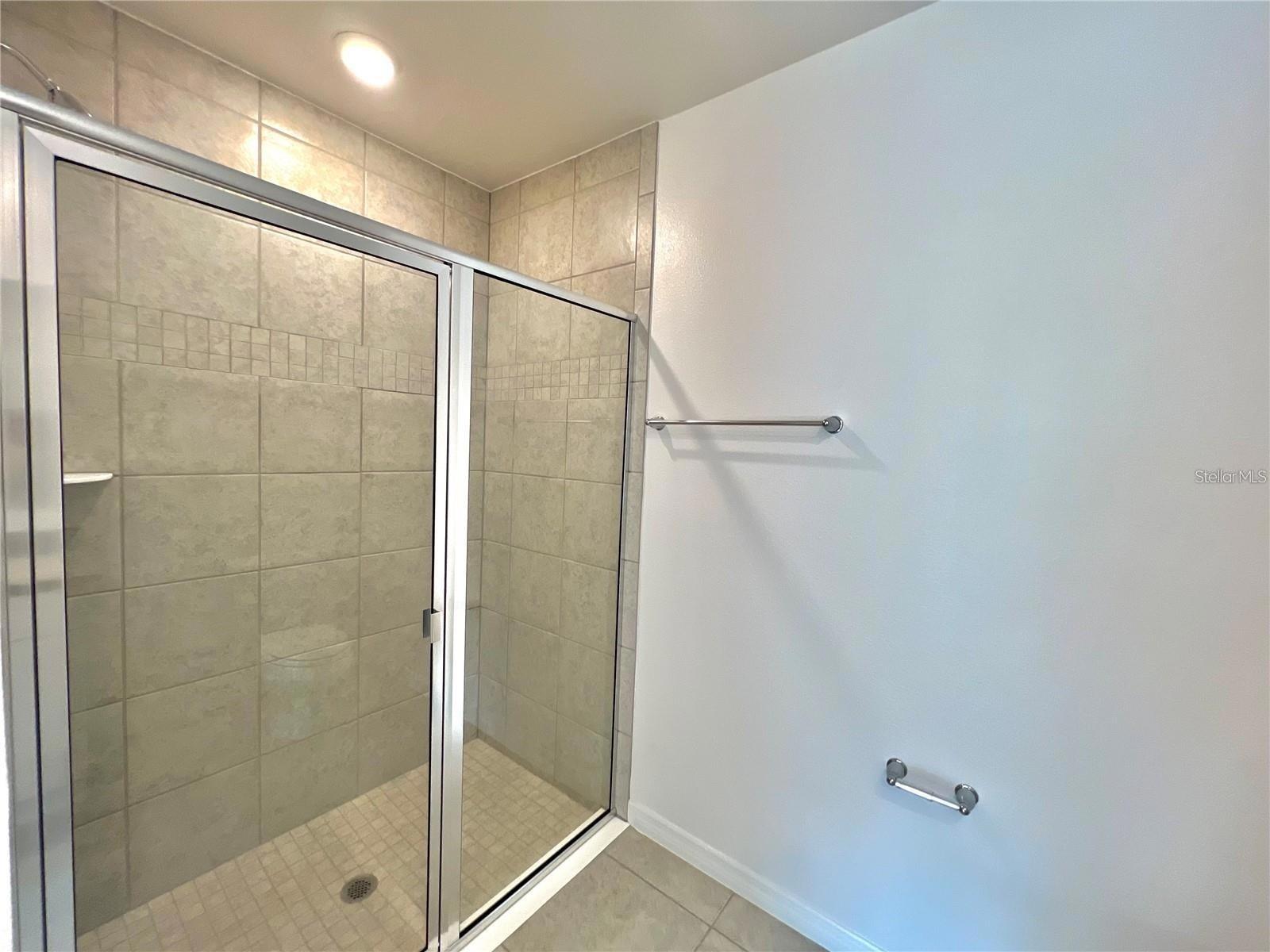 Image 17 of 27 For 560 Walnut Avenue