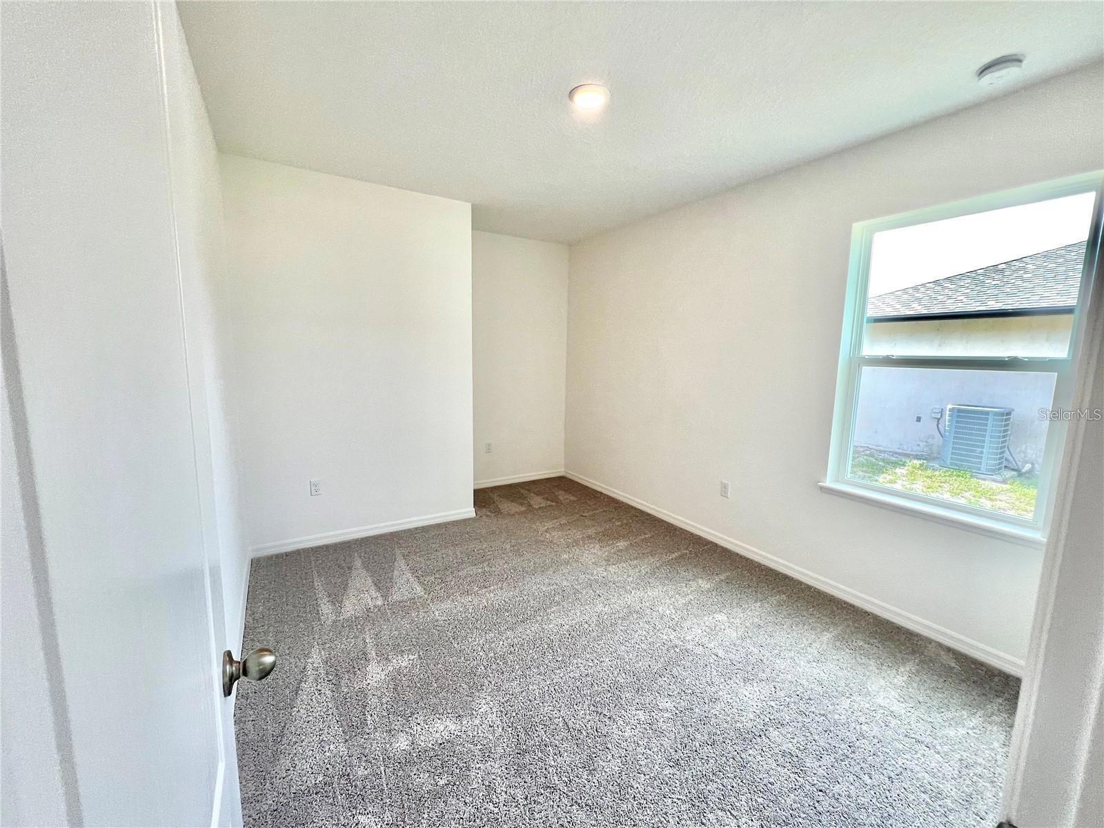 Image 20 of 27 For 560 Walnut Avenue