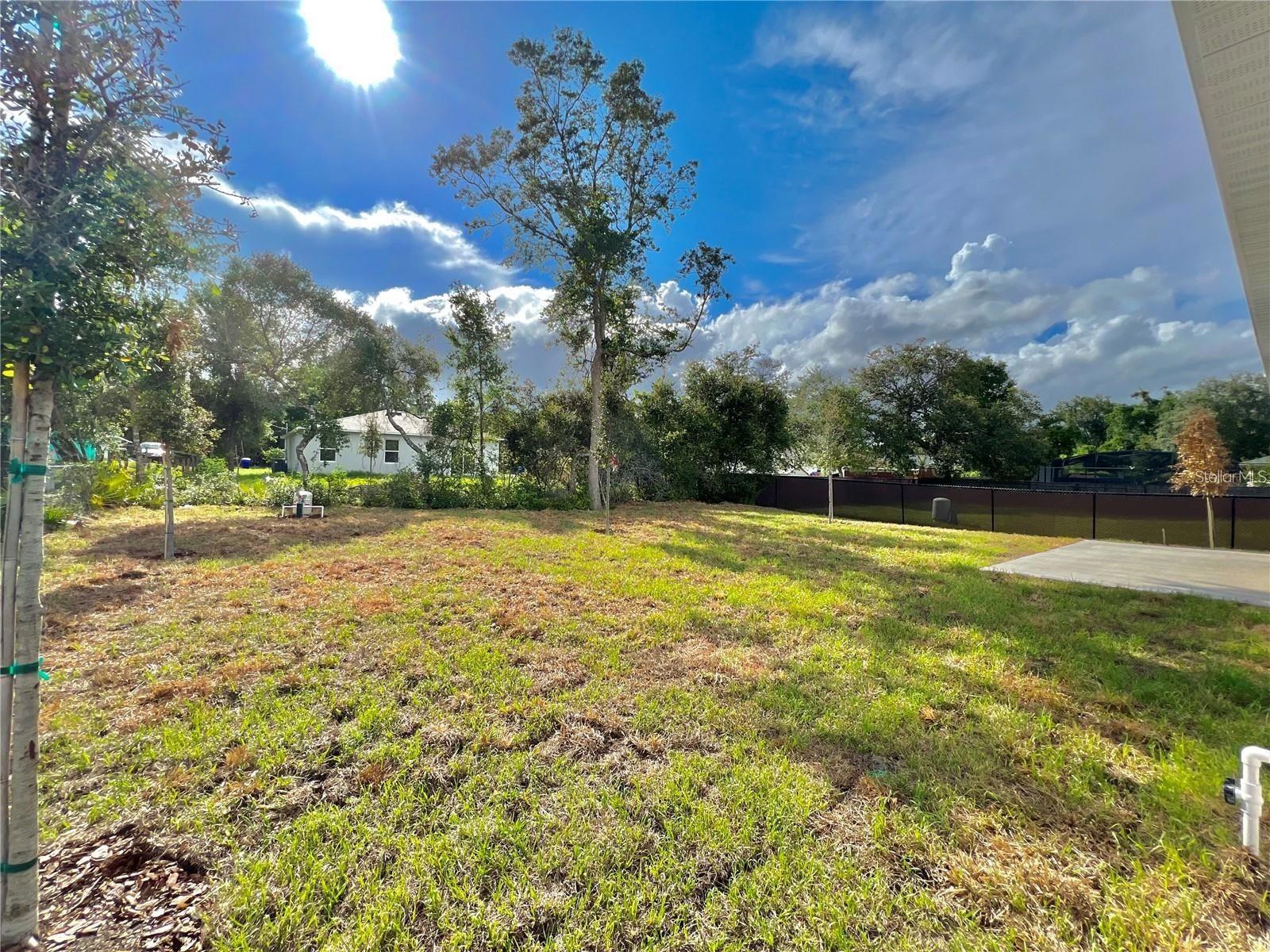 Image 26 of 27 For 560 Walnut Avenue