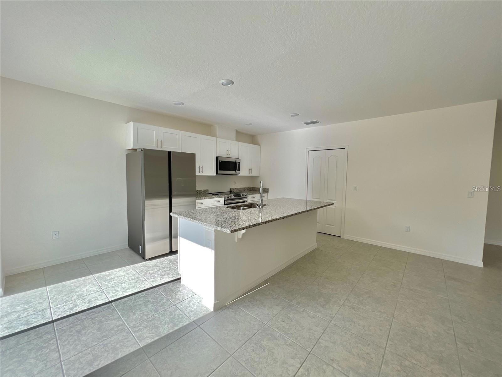 Image 5 of 27 For 560 Walnut Avenue