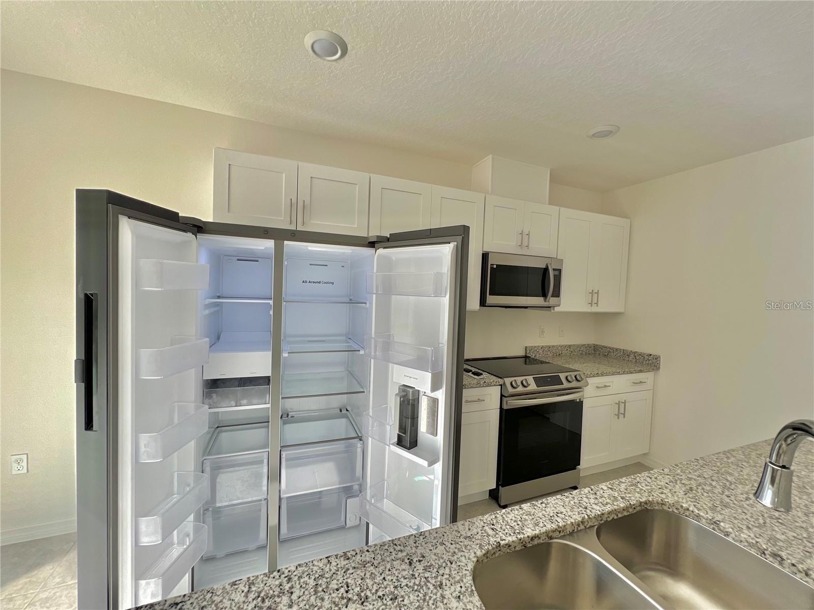 Image 8 of 27 For 560 Walnut Avenue