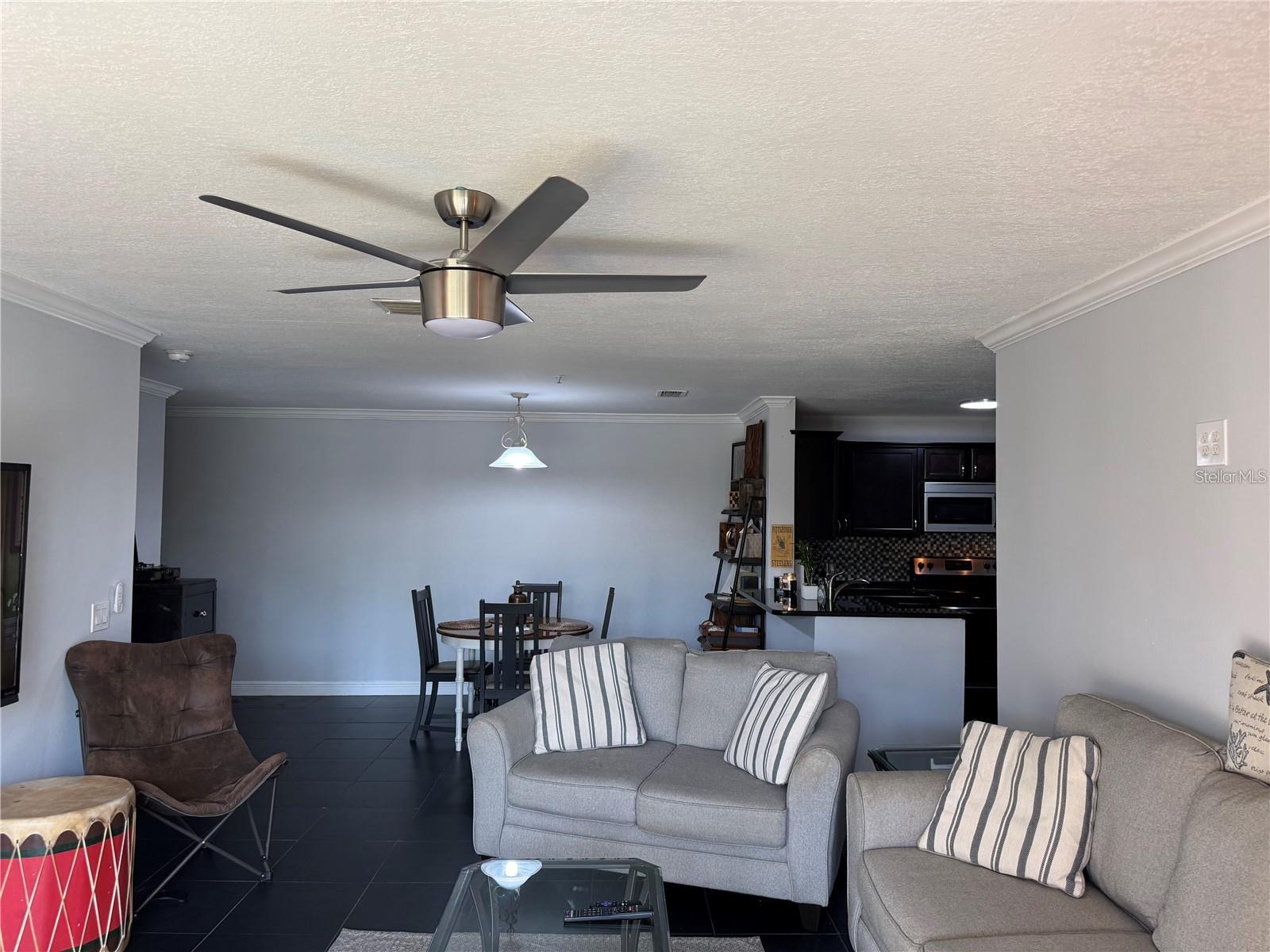 Image 12 of 38 For 1950 Summer Club Drive 202