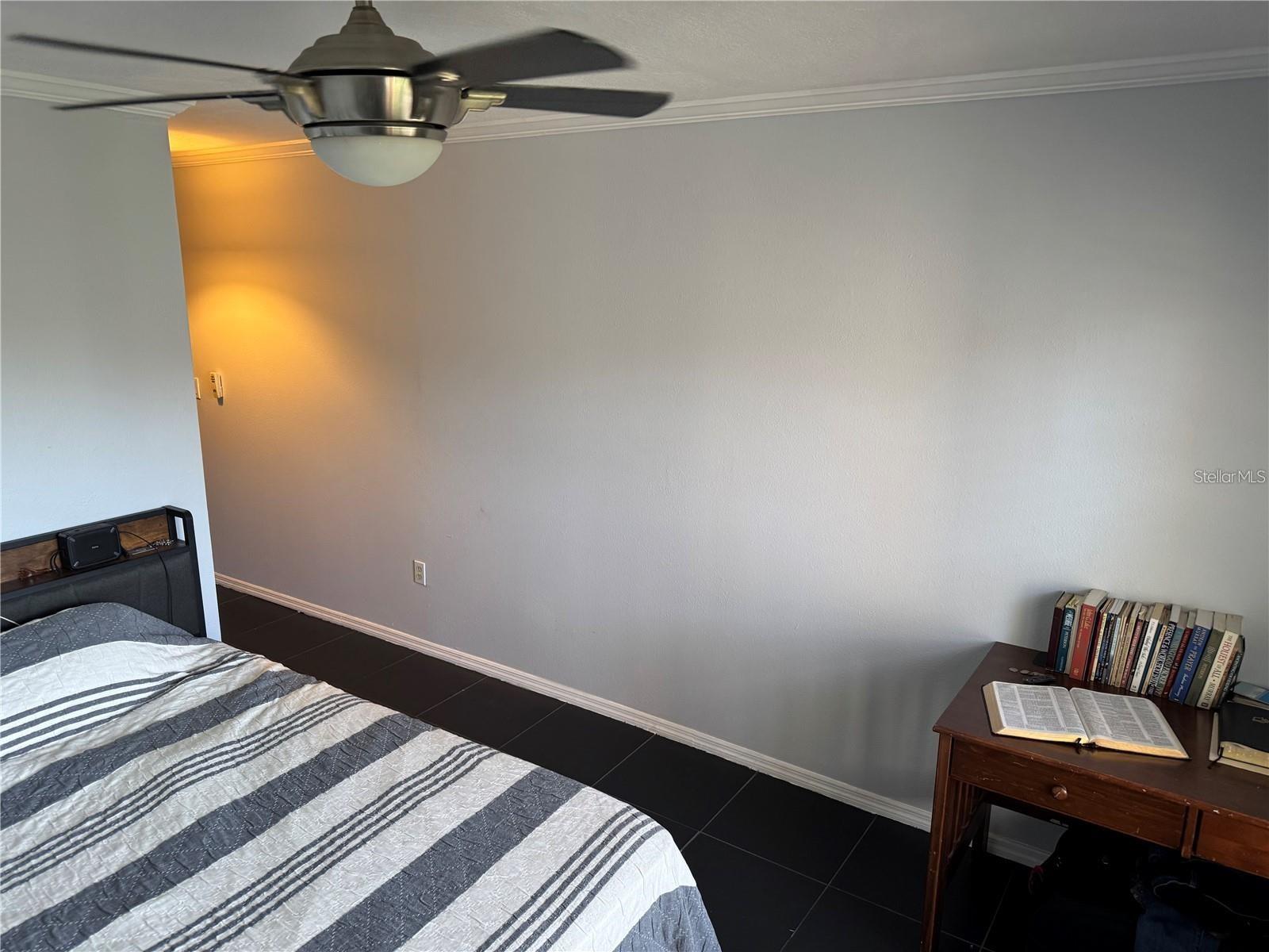 Image 24 of 38 For 1950 Summer Club Drive 202